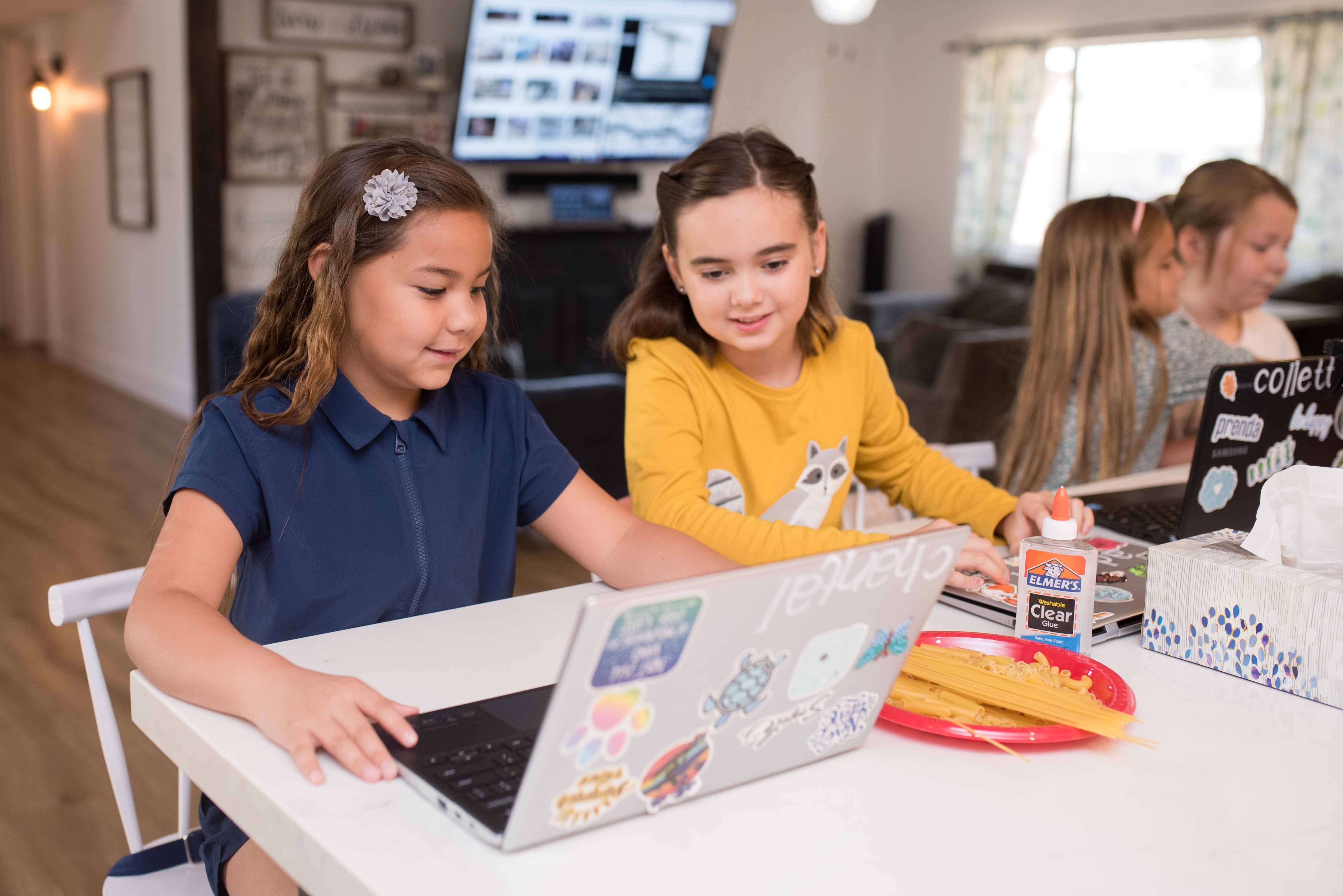 Going From Homeschool Mom to Prenda Microschool Guide